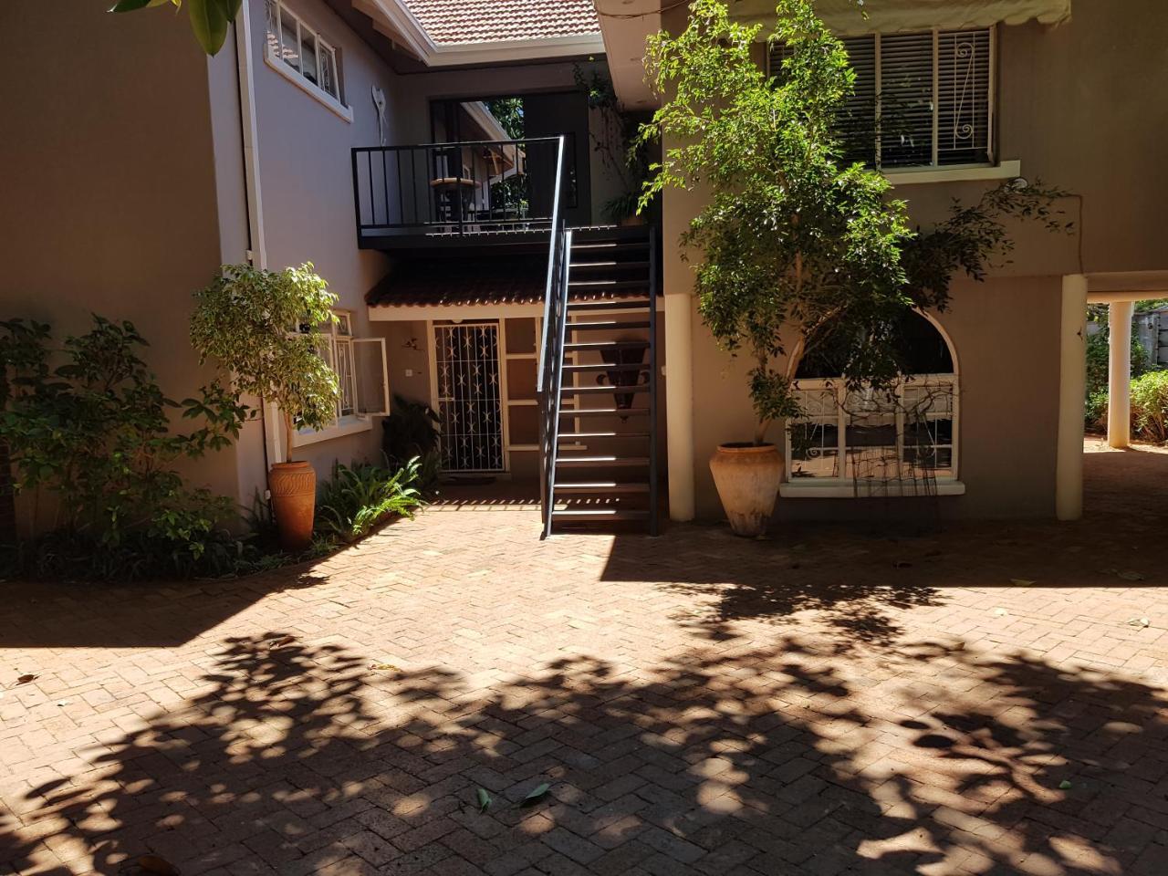 Burnham Road Suite Guest House Bulawayo Exterior photo